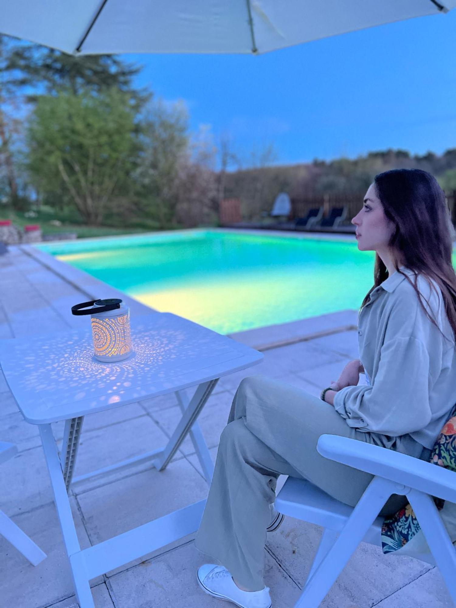 Entire Apartment With Swimming Pool Near Aubeterre Saint-Romain  Екстериор снимка