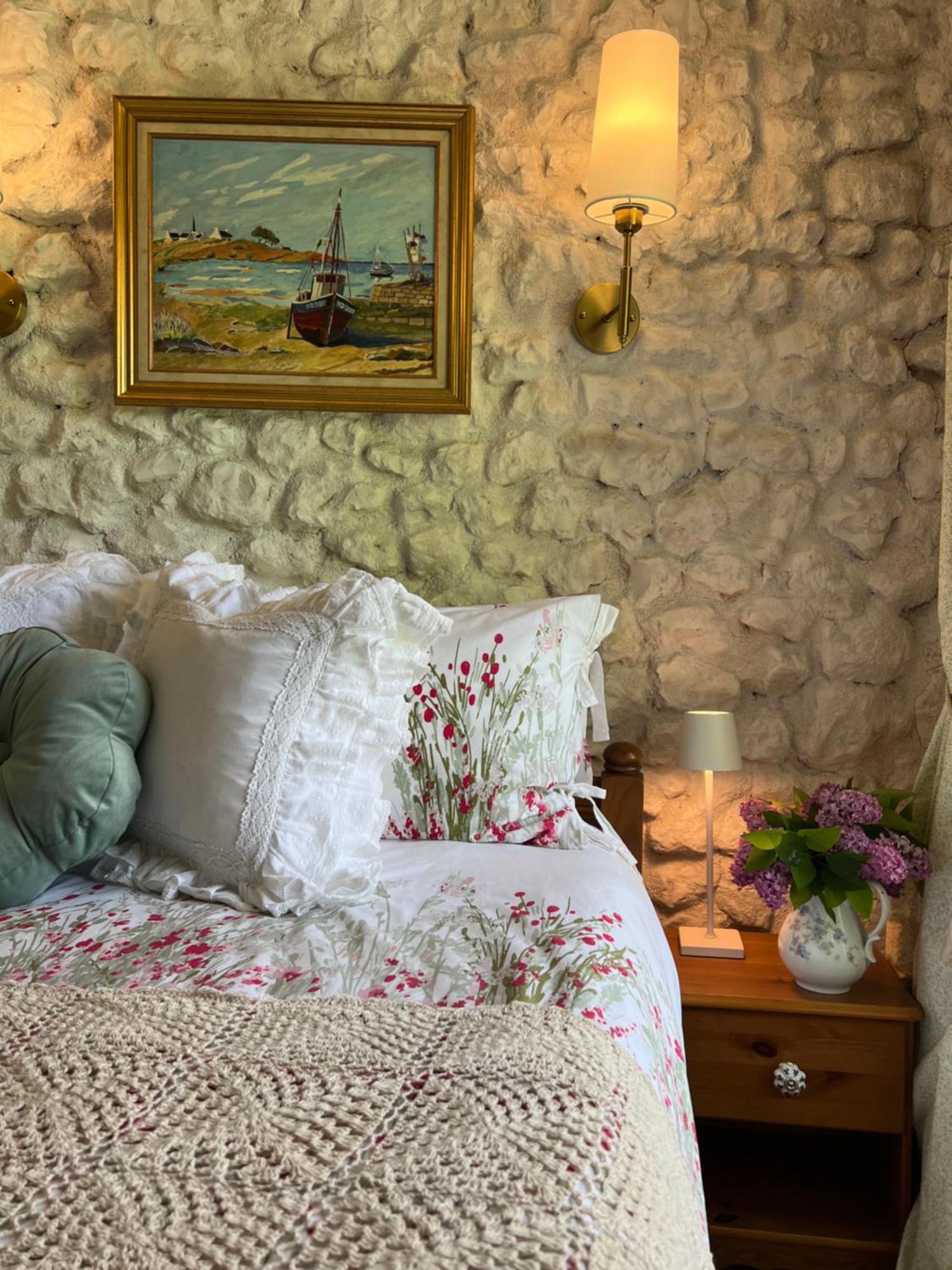 Entire Apartment With Swimming Pool Near Aubeterre Saint-Romain  Екстериор снимка
